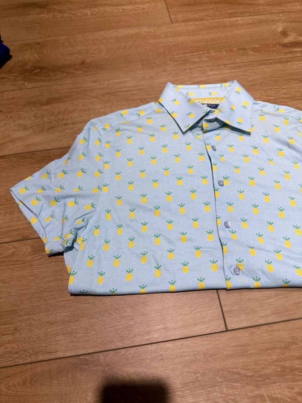 Stone Rose Light Blue Short-Sleeve Button-Down Shirt with Yellow Pineapple Print